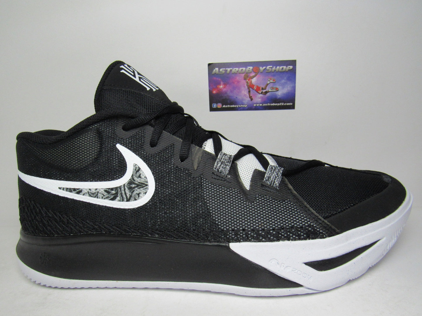 KYRIE IVING FLYTRAP 6 BLACK EN CAJA