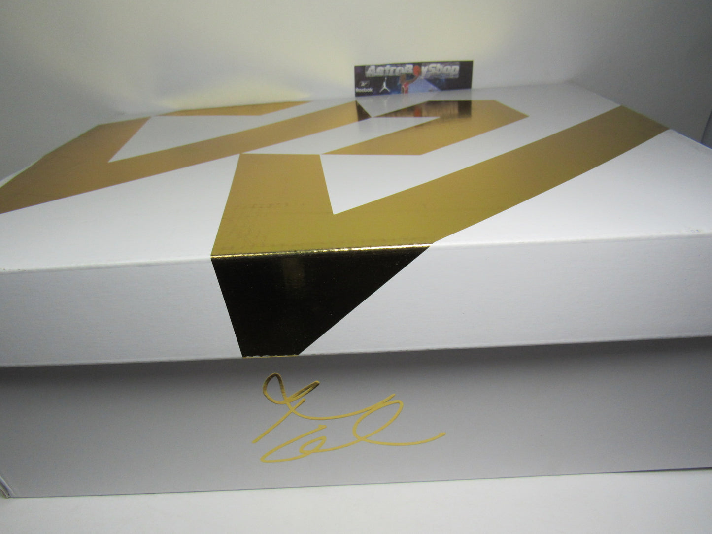 JORDAN WESTBROOK ZERO 4 RED GOLD EN CAJA