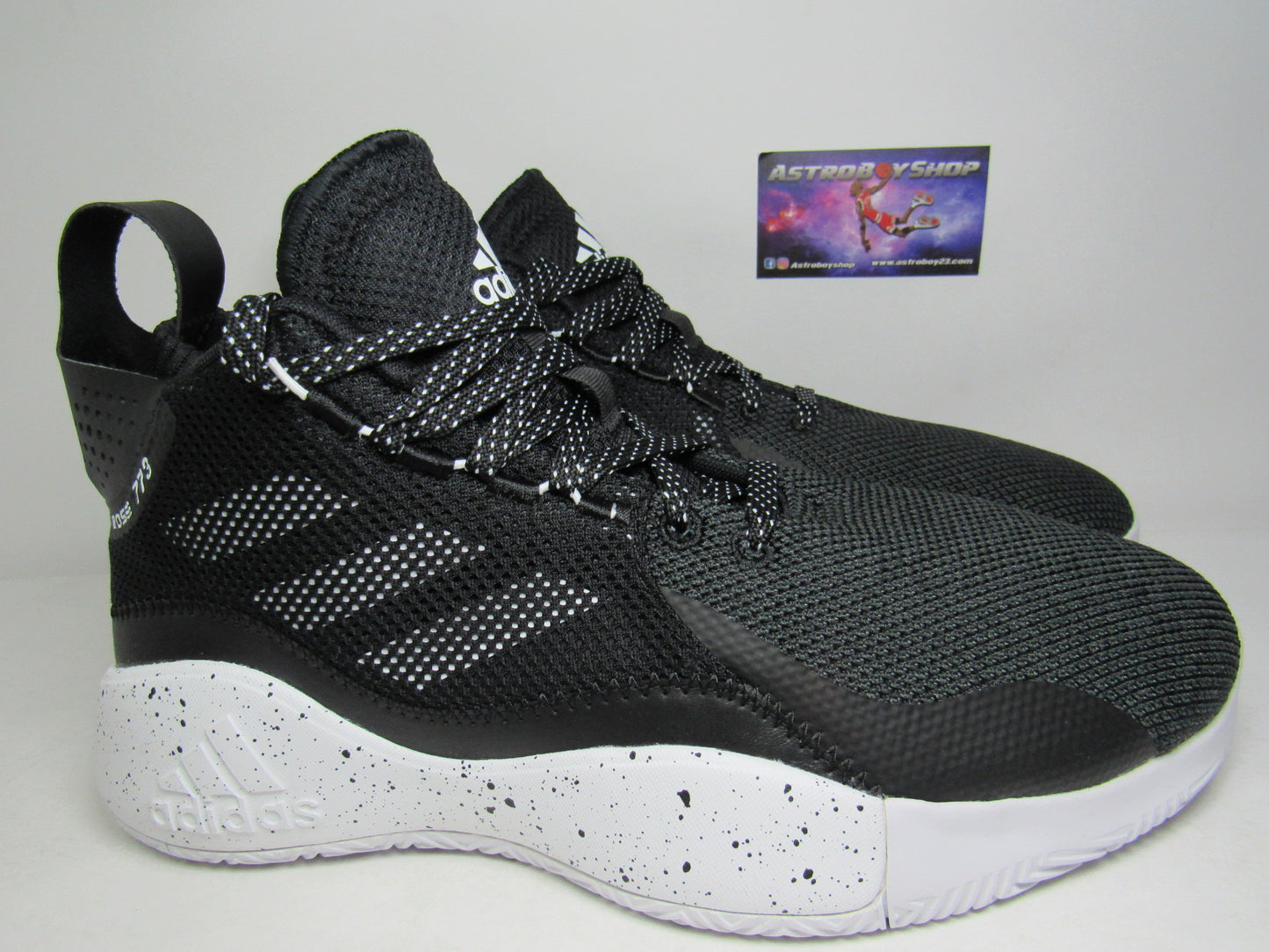 DERRIK ROSE 773 BLACK OREO EN CAJA