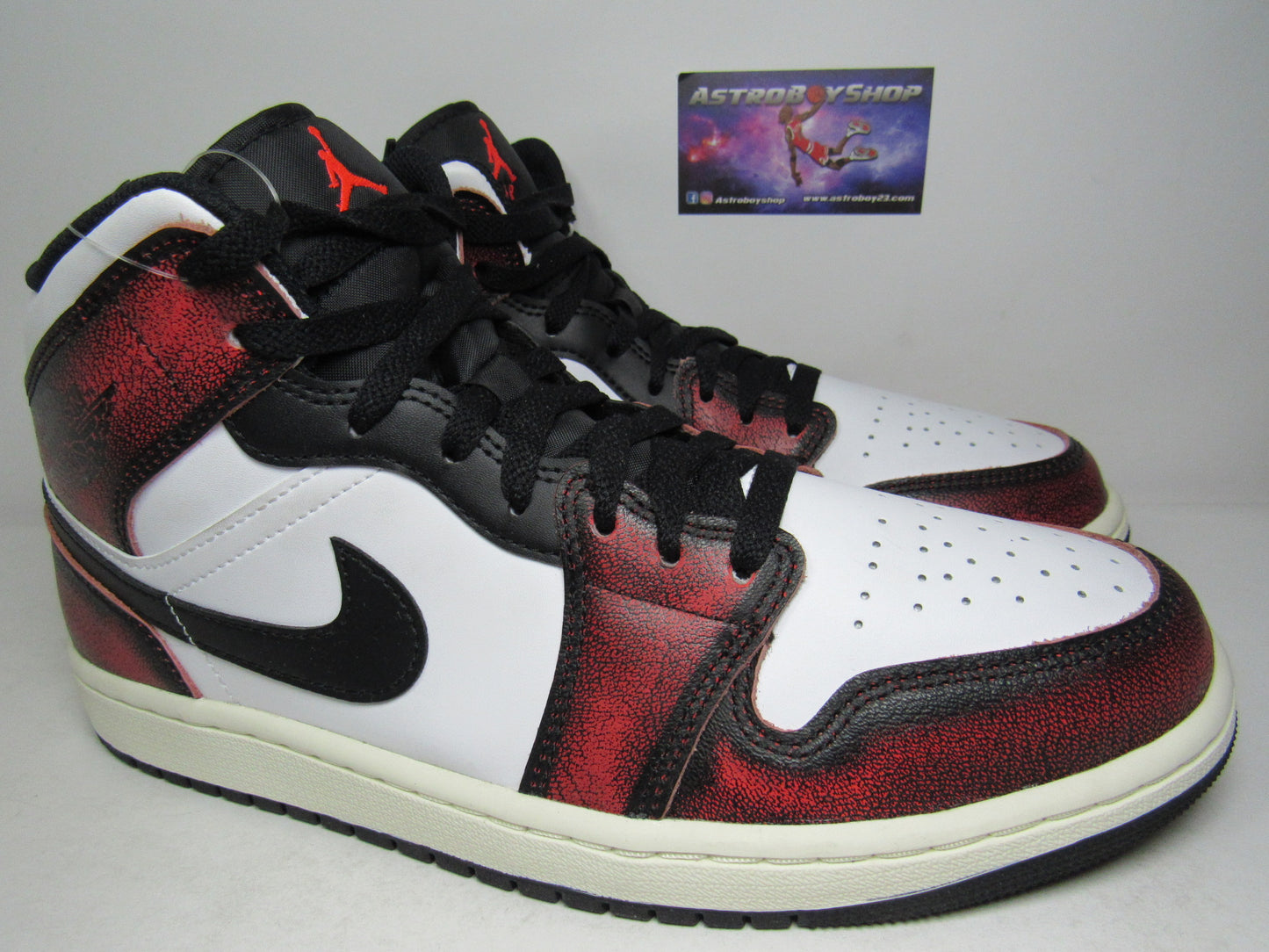 JORDAN 1 MID WEAR INFRA EN CAJA