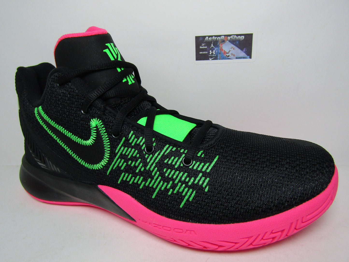 KYRIE IRVING FLYTRAP 2 HYPER PINK EN CAJA