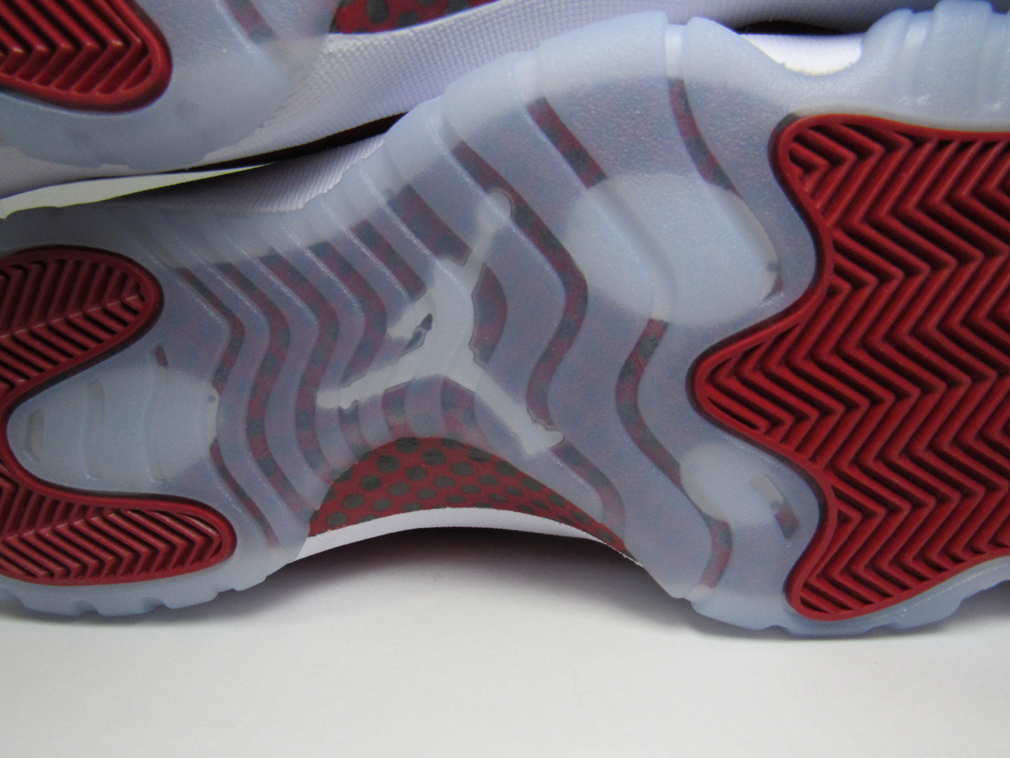 JORDAN 11 CHERRY EDITION EN CAJA