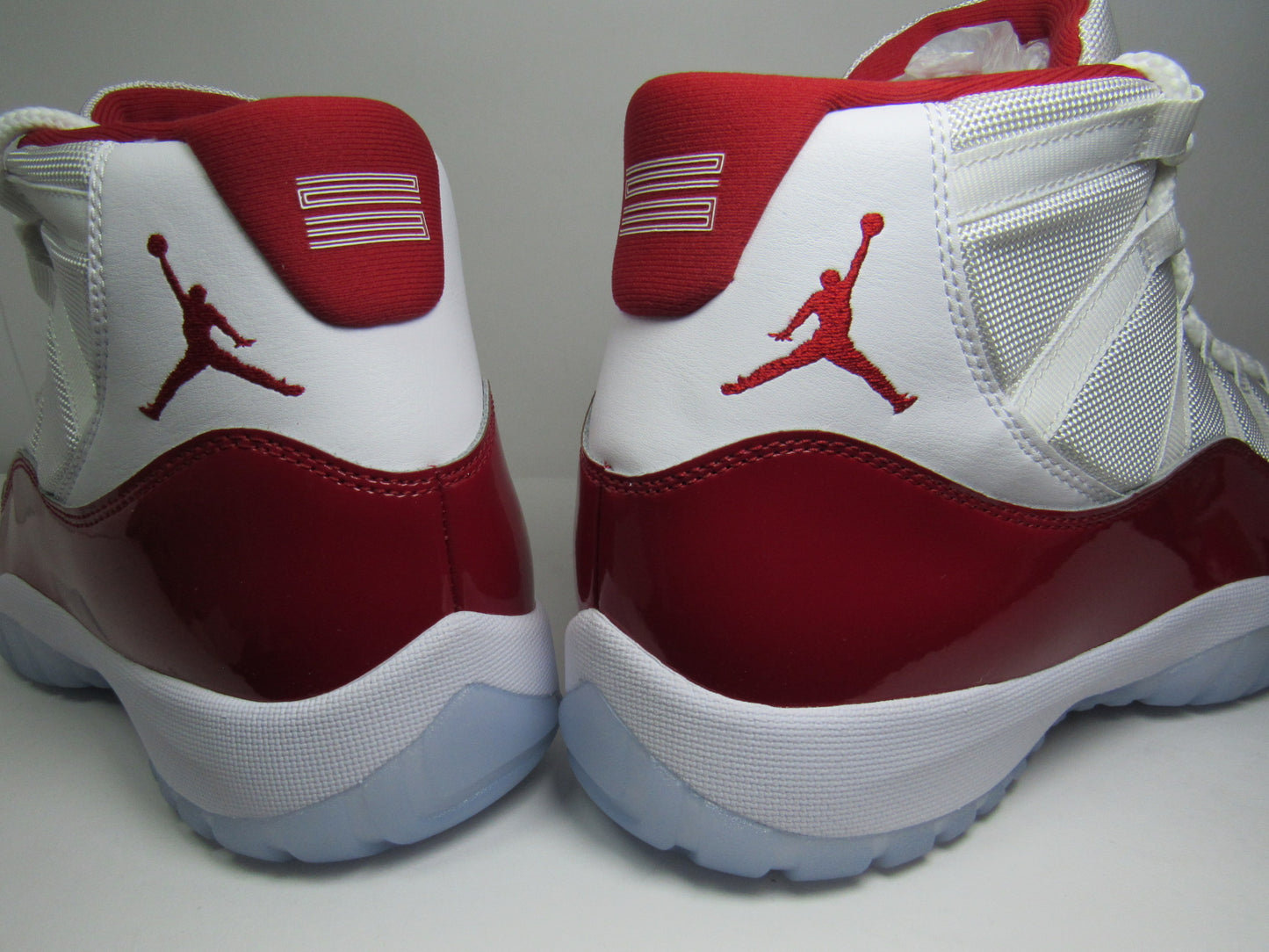 JORDAN 11 CHERRY EDITION EN CAJA
