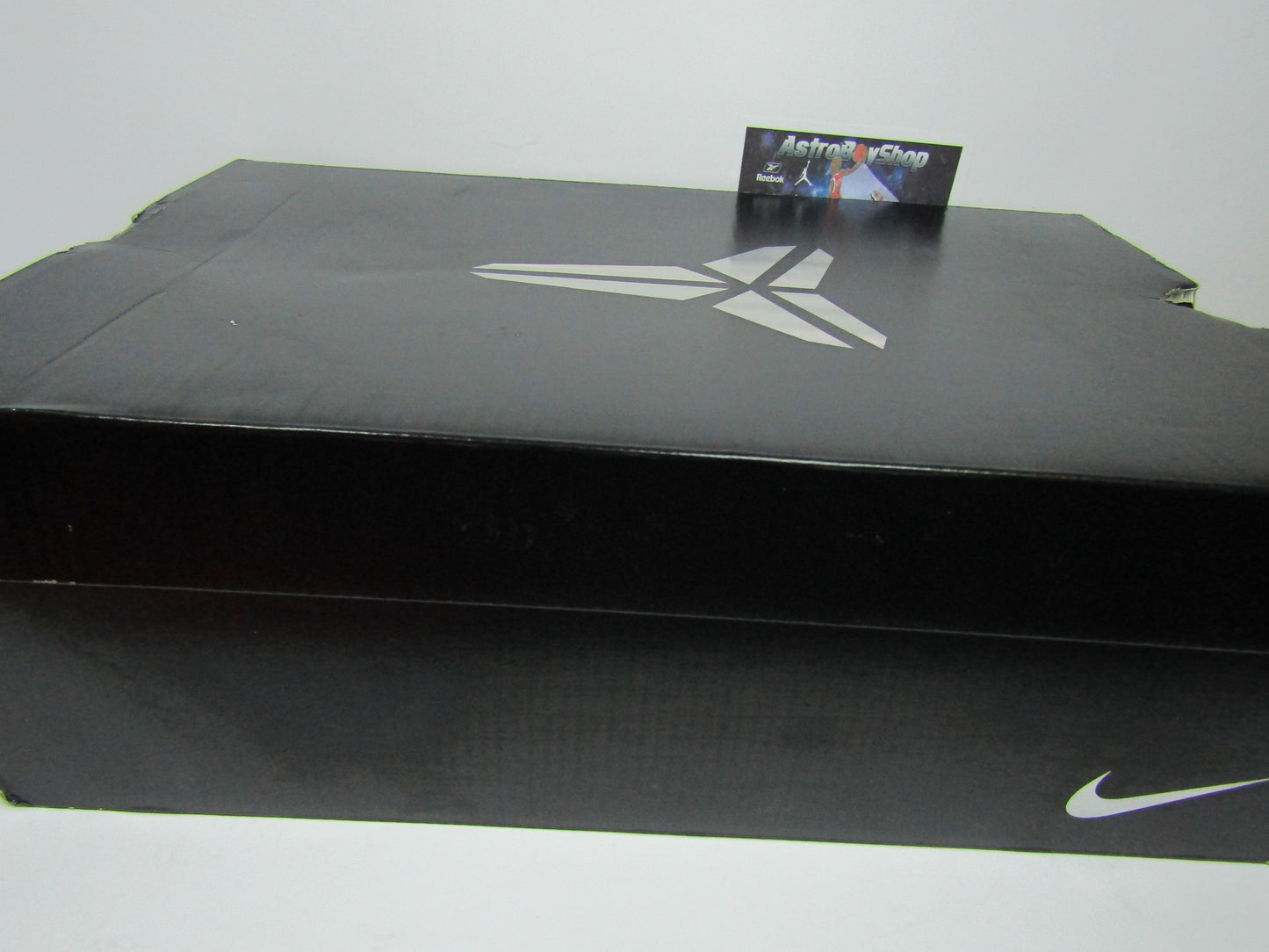 KOBE MAMBA FOCUS BLACK EN CAJA