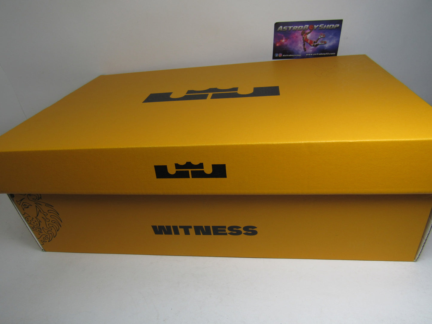 LEBRON WITNESS 6 BLACK AND WHITE EN CAJA