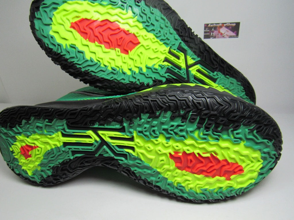 KYRIE IRVING 7 WEATHERMAN EN CAJA