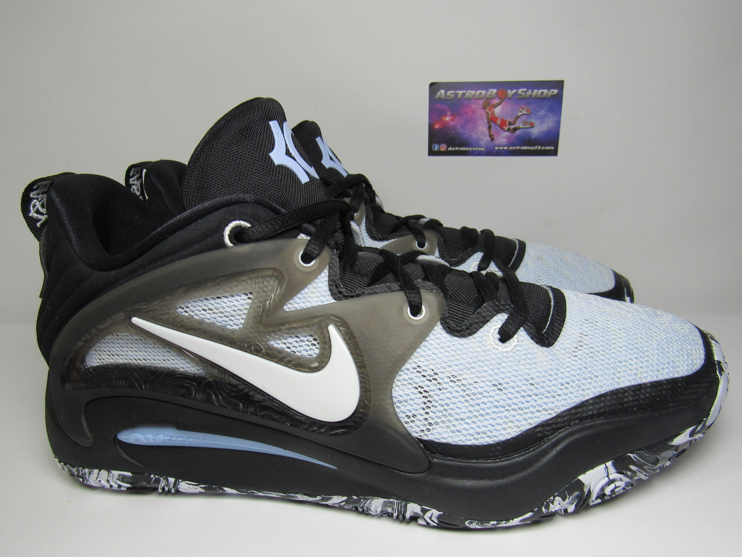 KEVIN DURANT 15 "REFUGE" EN CAJA