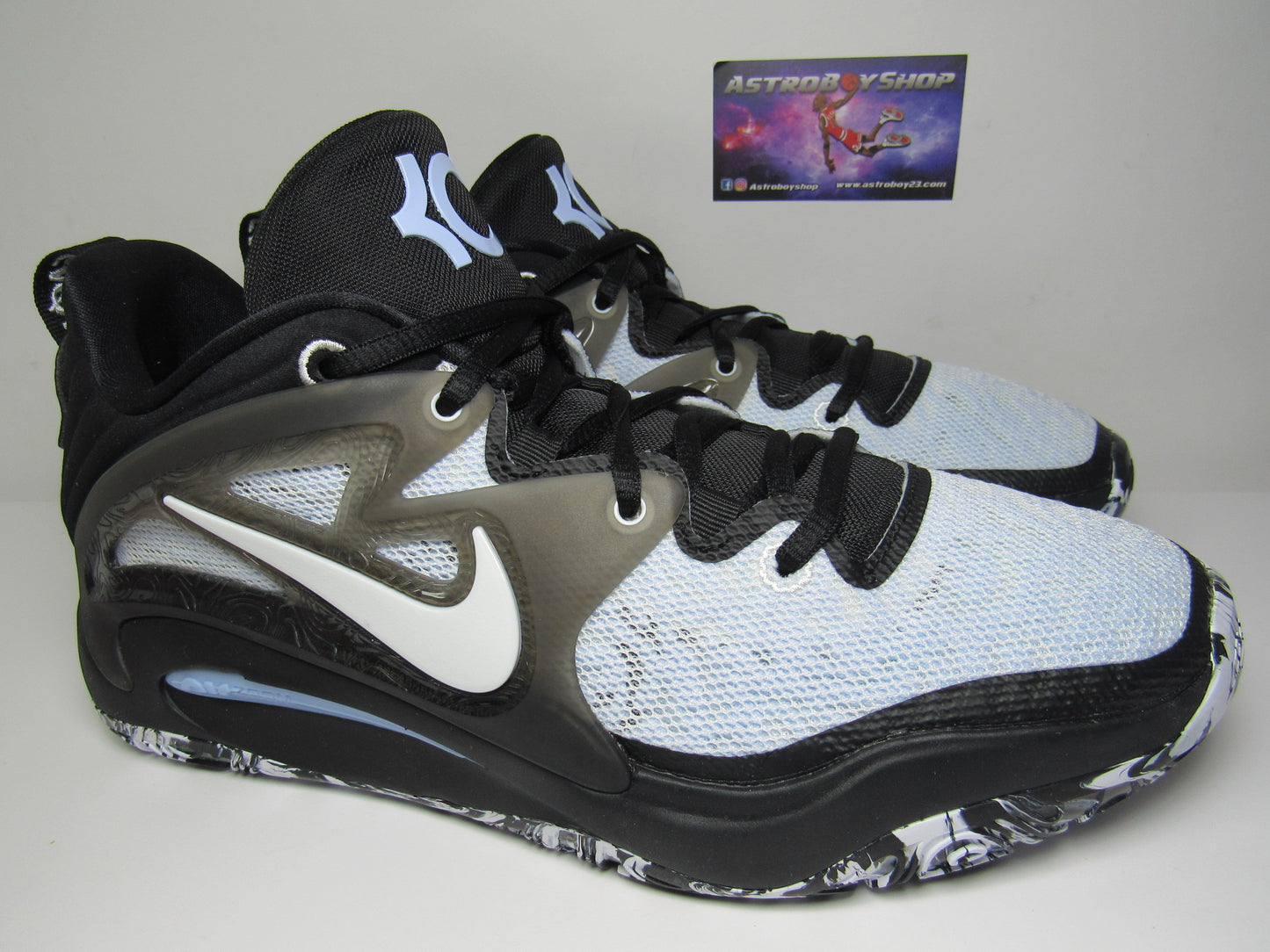 KEVIN DURANT 15 "REFUGE" EN CAJA