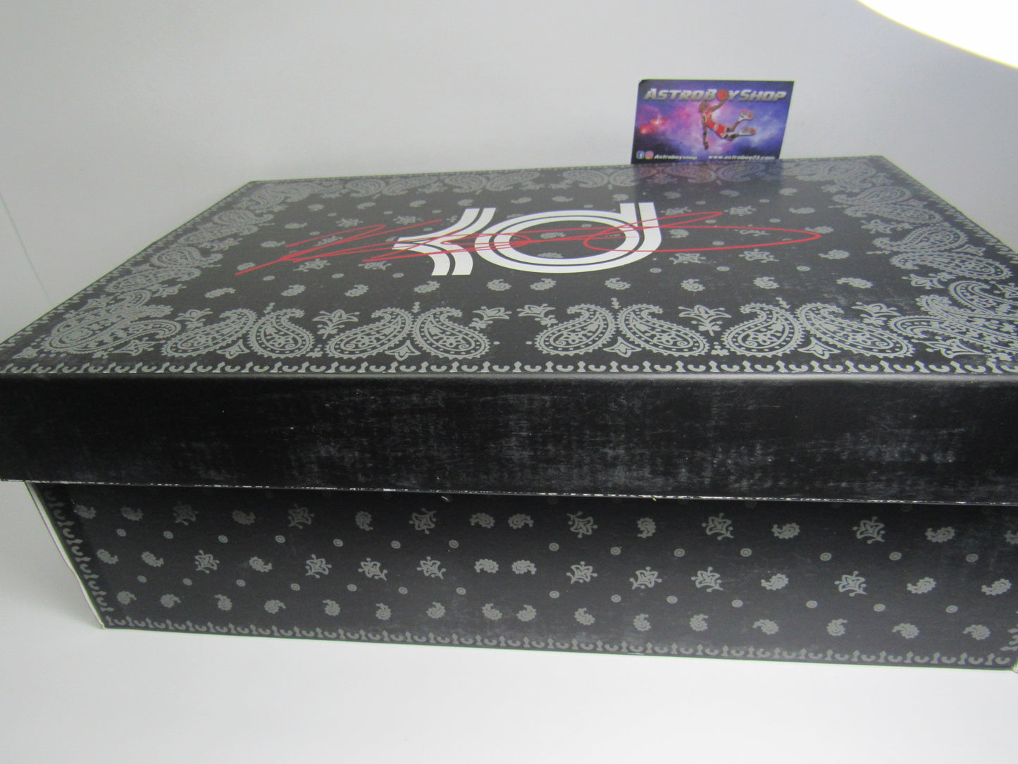 KEVIN DURANT 15 "REFUGE" EN CAJA