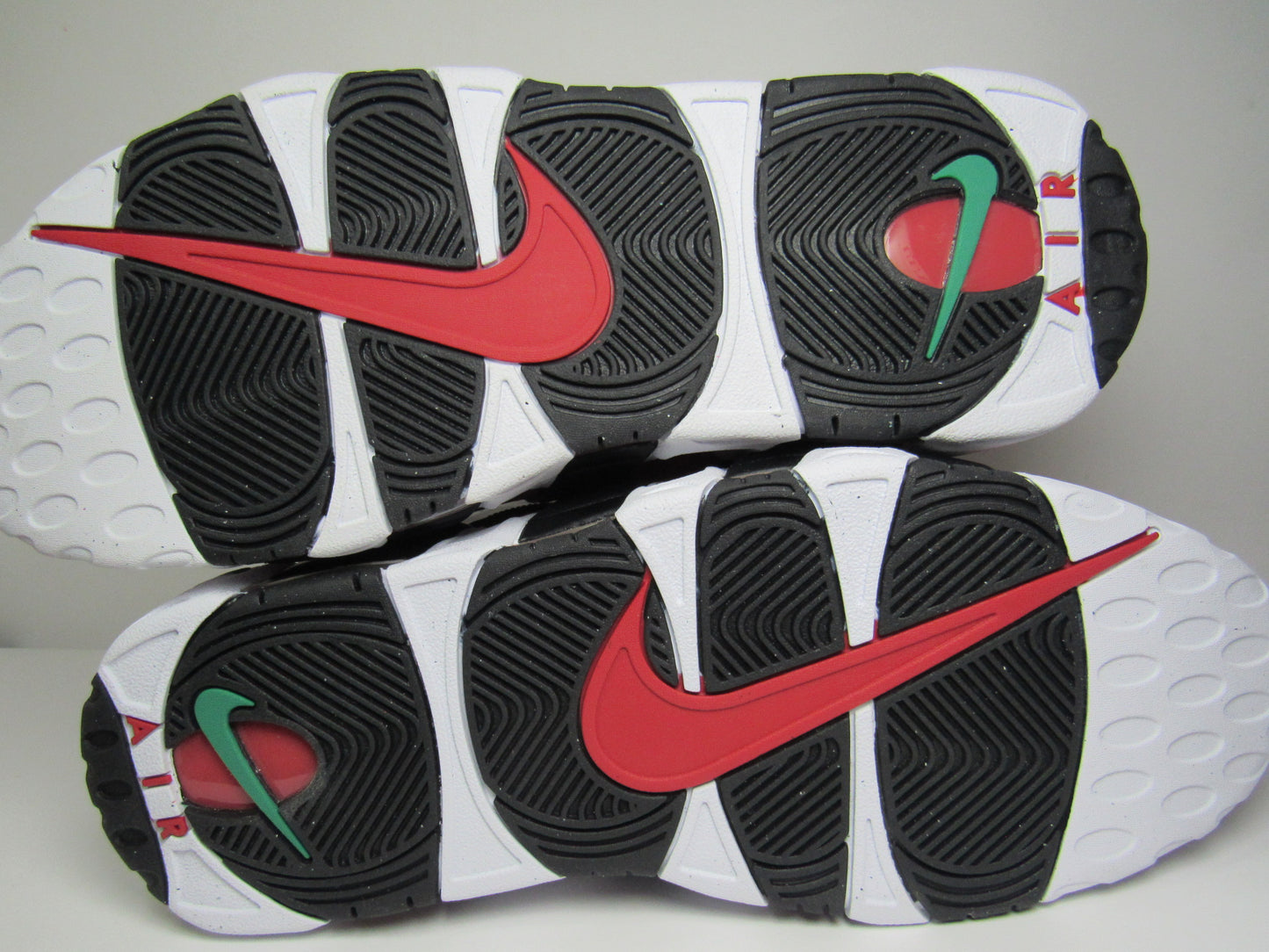 PIPPEN AIR MORE UPTEMPO "I GO NEXT" EN CAJA