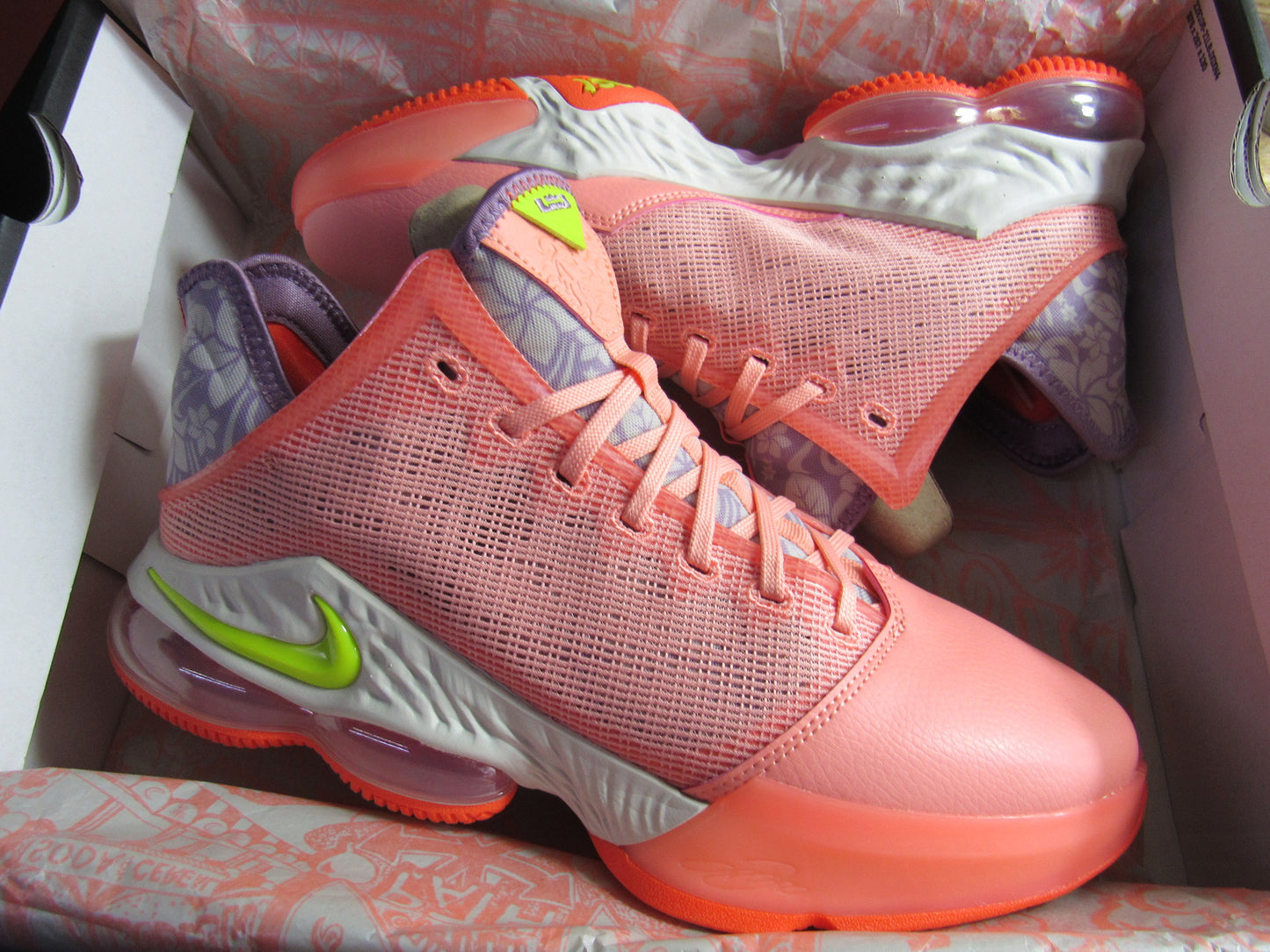 LEBRON 19 LOW "HAWAII" EN CAJA