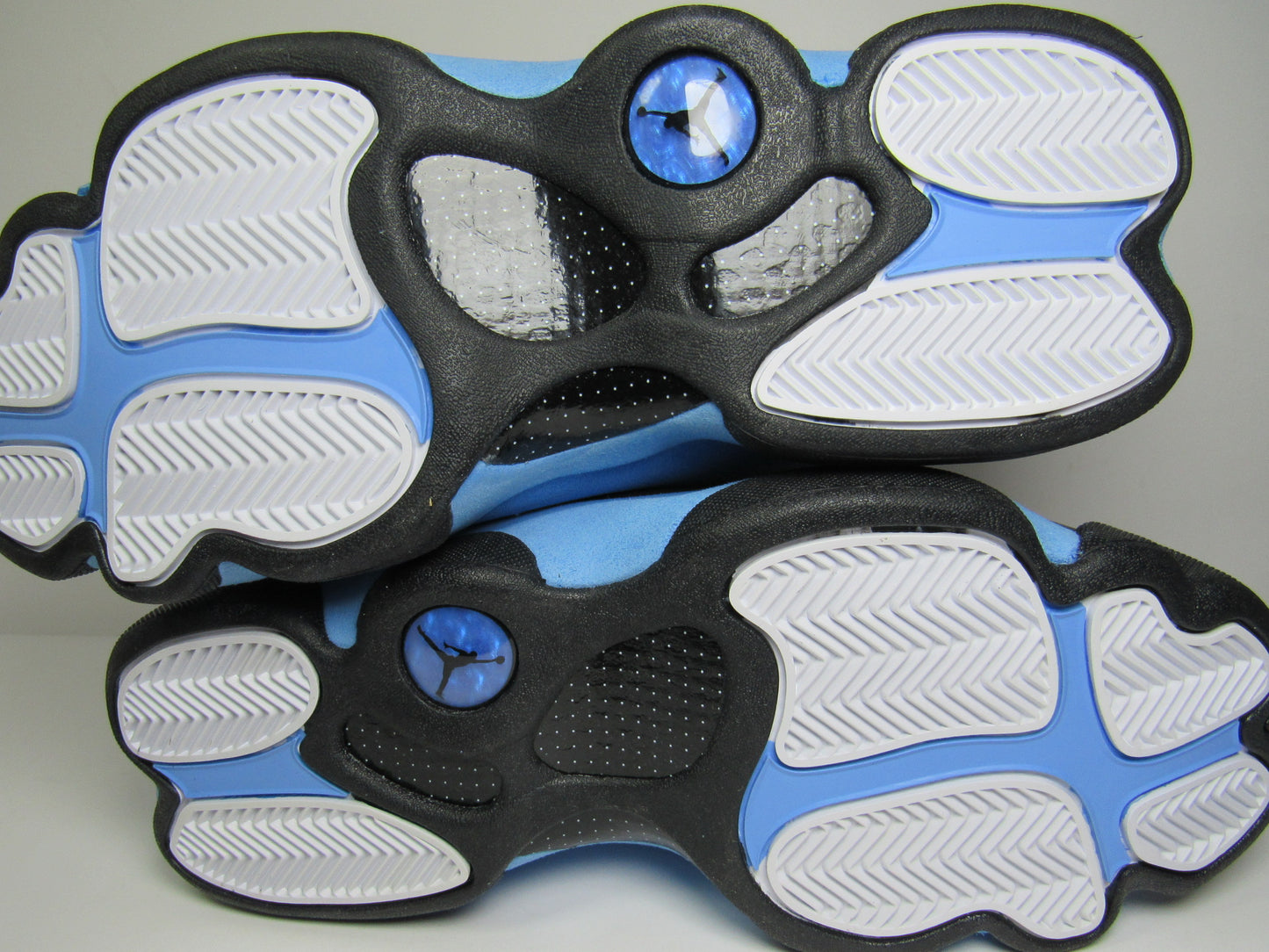 JORDAN 13 "BLACK UNIVERSITY BLUE" EN CAJA