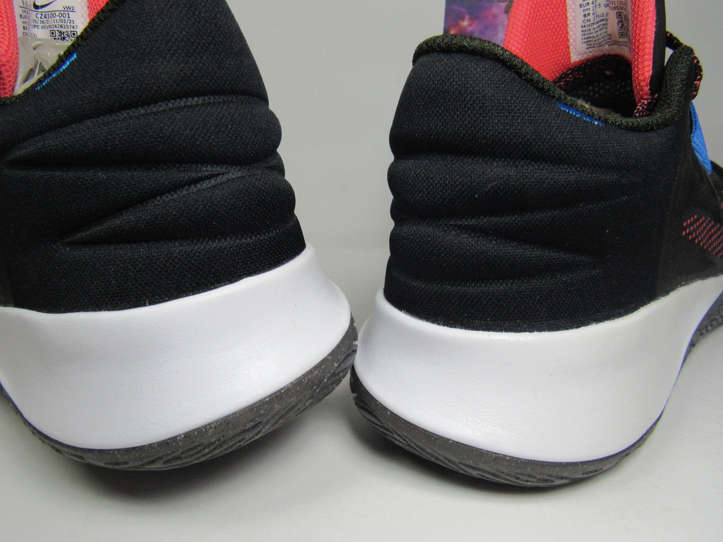 KYRIE IRVIN FLYTRAP 5 BLACK PINK EN CAJA