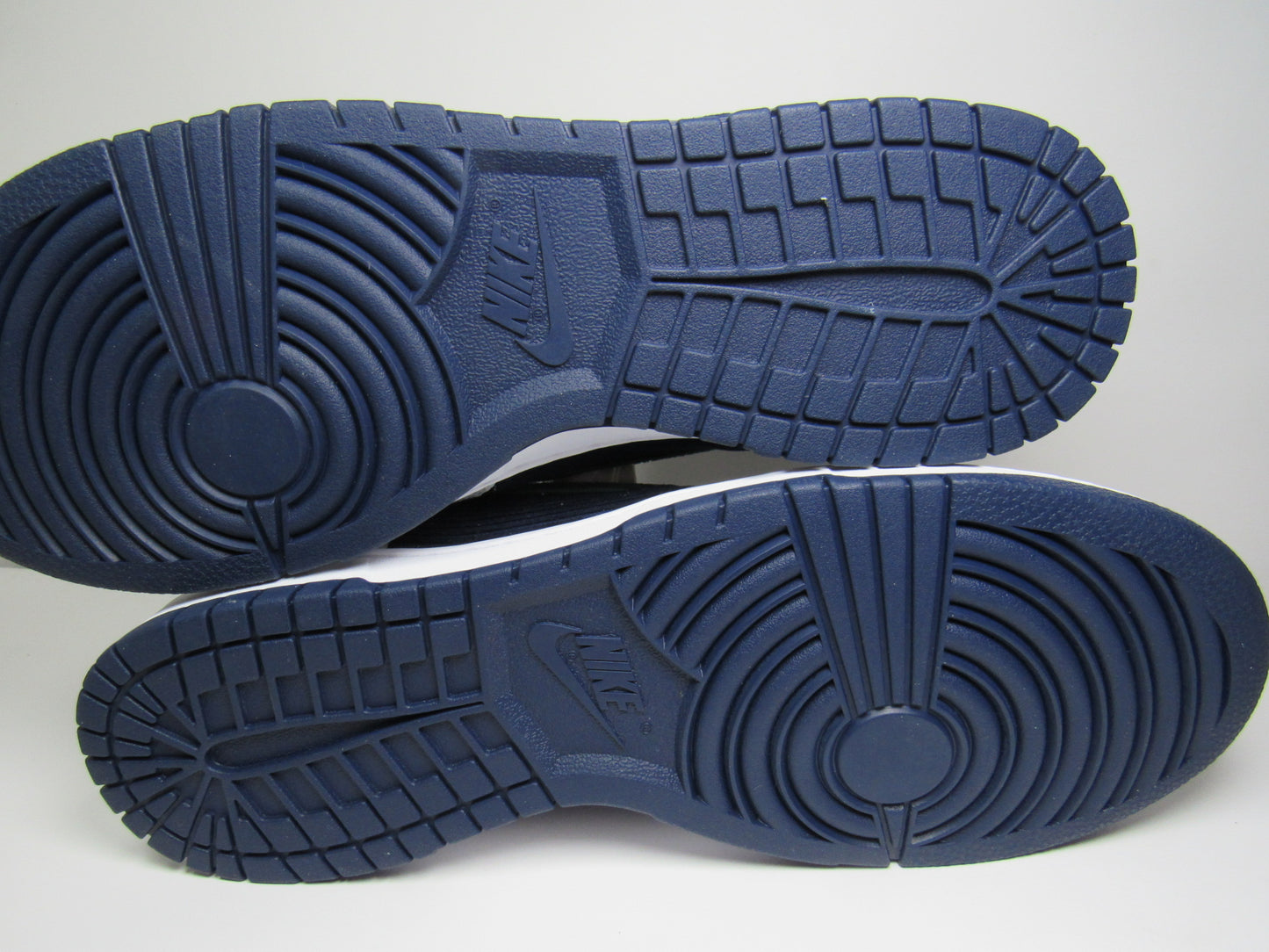NIKE DUNK HIGH "ESPECIALTIES" EDITION EN CAJA