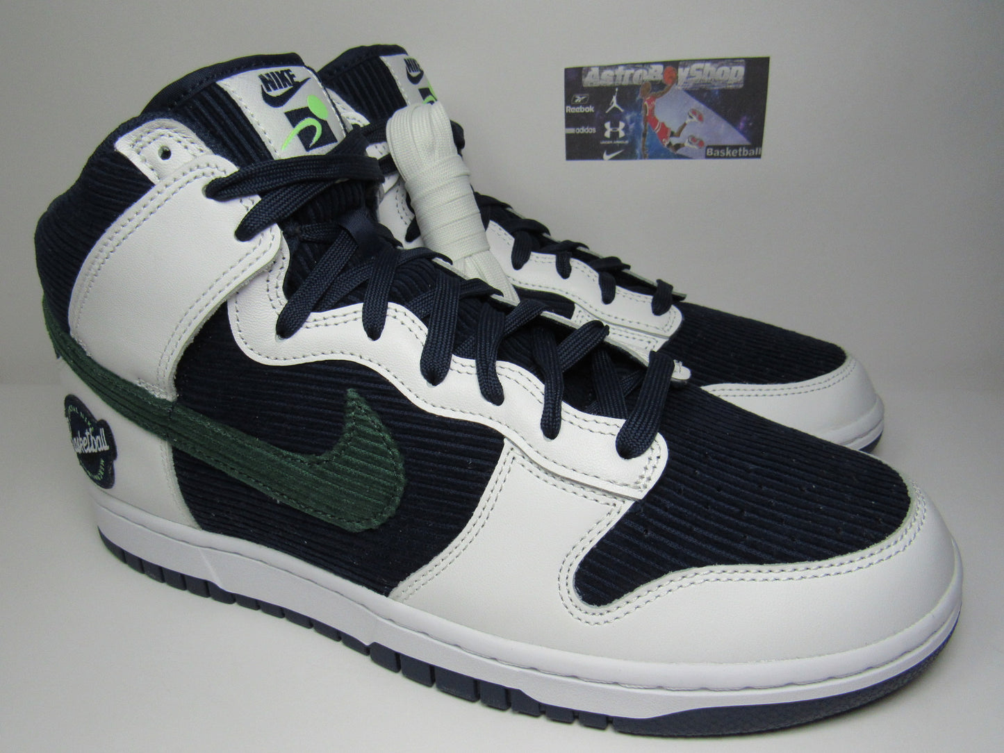 NIKE DUNK HIGH "ESPECIALTIES" EDITION EN CAJA