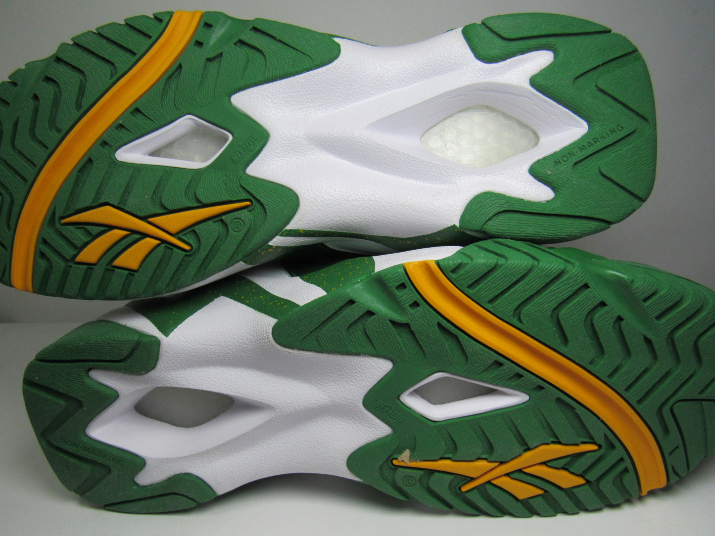 RBK KAMIKAZE 2 HURRIKAZE SONICS SPRITE EN CAJA