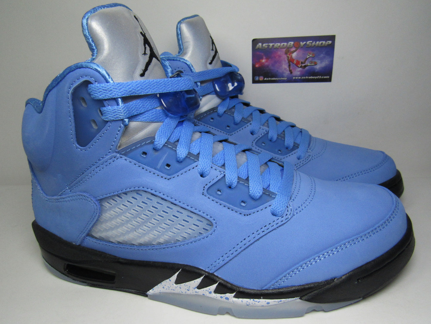 JORDAN 5 UNC CAROLINA EN CAJA