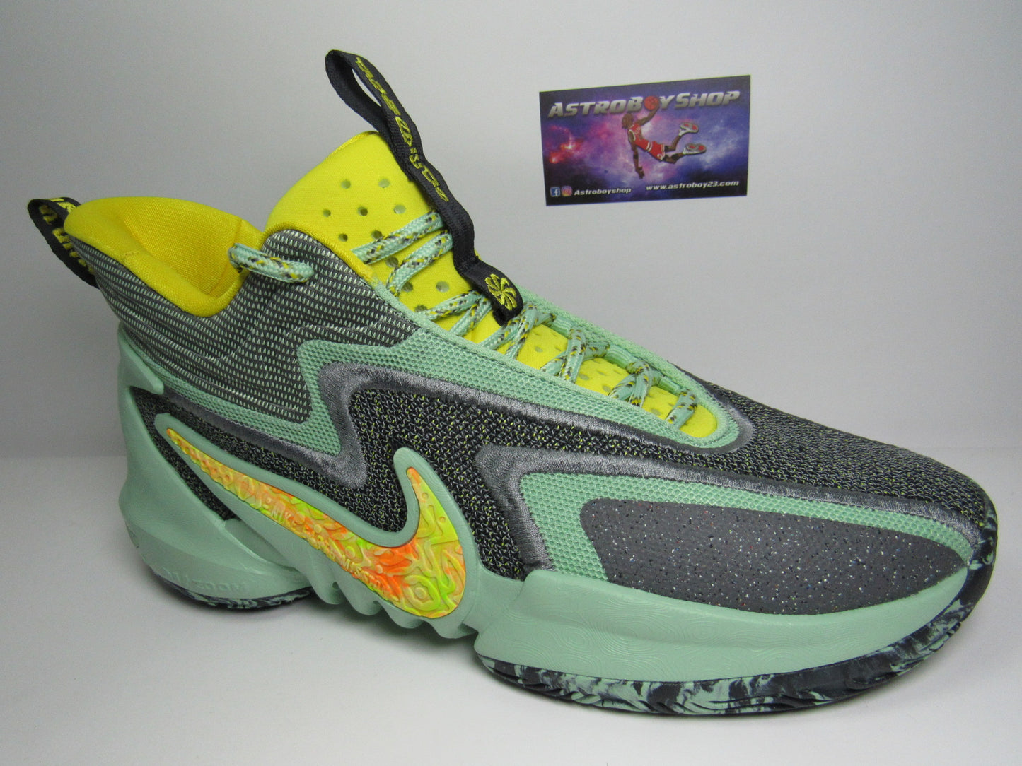 NIKE COSMIC 2 ENAMEL GREEN EN CAJA