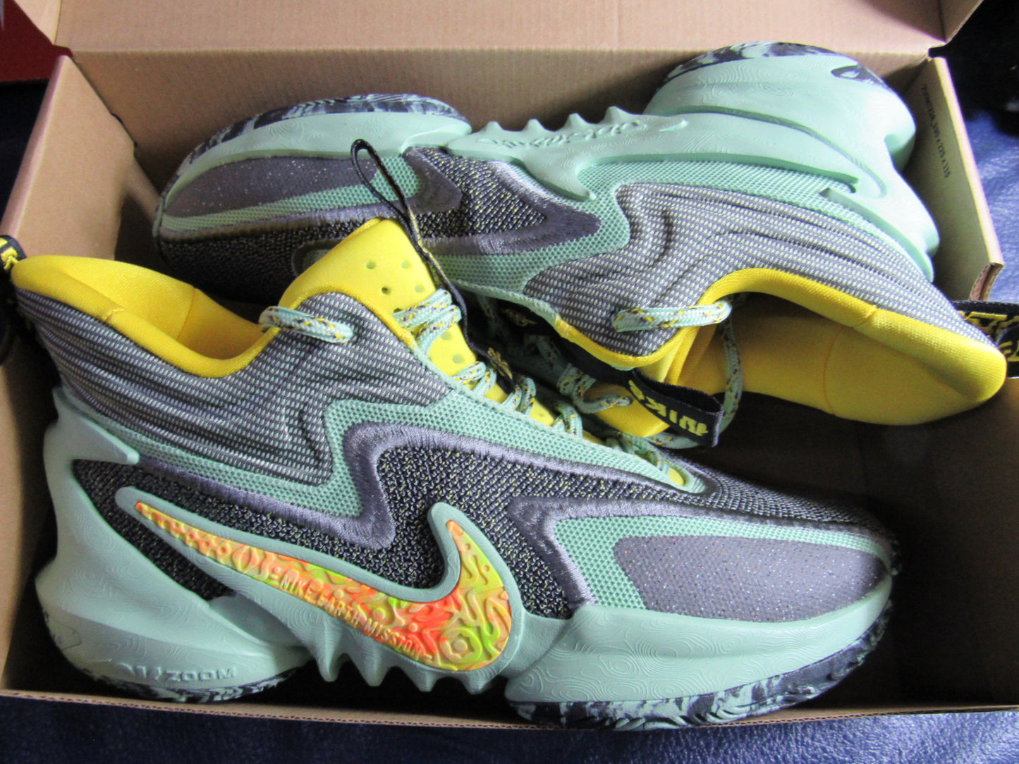 NIKE COSMIC 2 ENAMEL GREEN EN CAJA