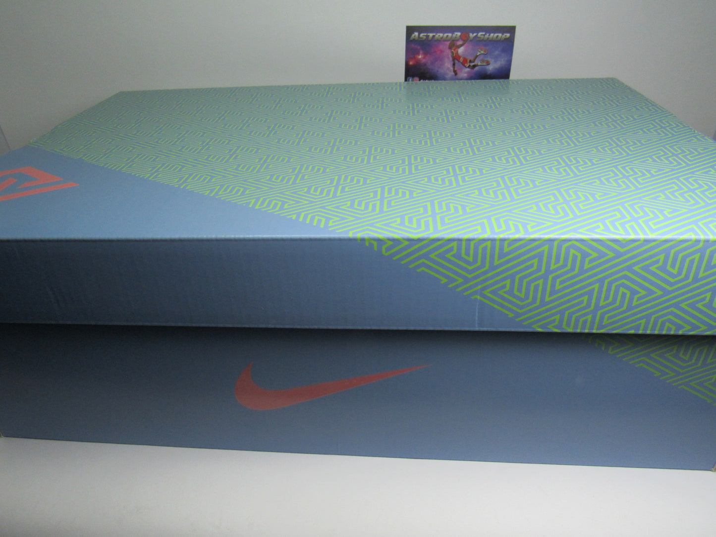 GIANNIS FREAK 4 BLACK OREO EN CAJA