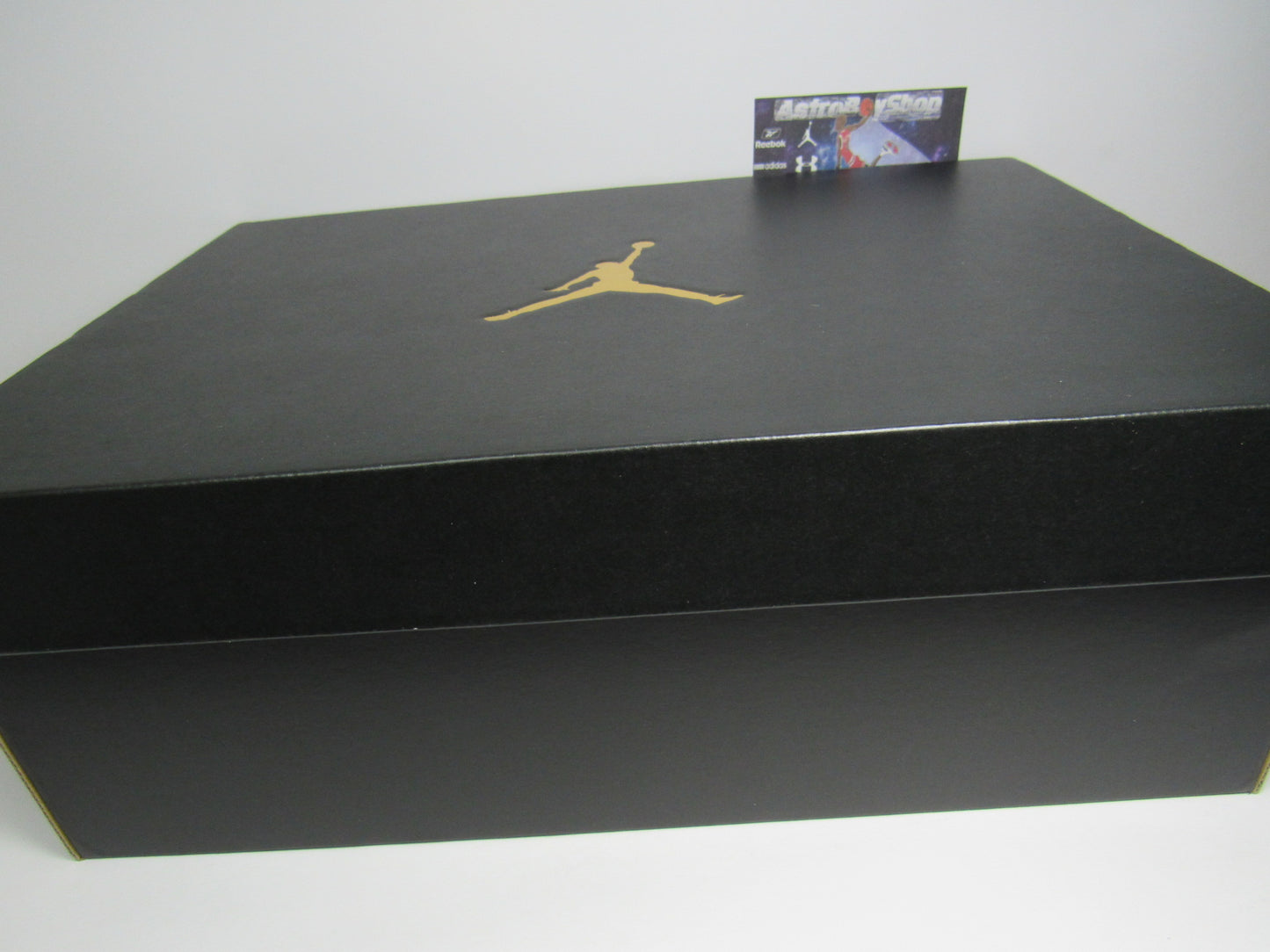JORDAN 1 MID COCONUT MILK EN CAJA oferta
