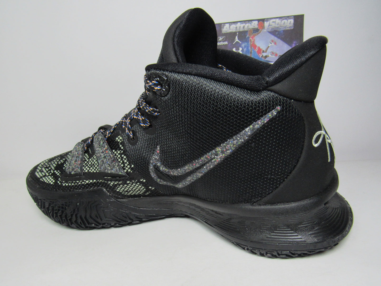 KYRIE IRVING 7 "GRIND" EN CAJA