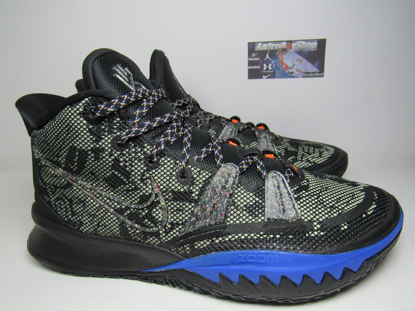 KYRIE IRVING 7 "GRIND" EN CAJA