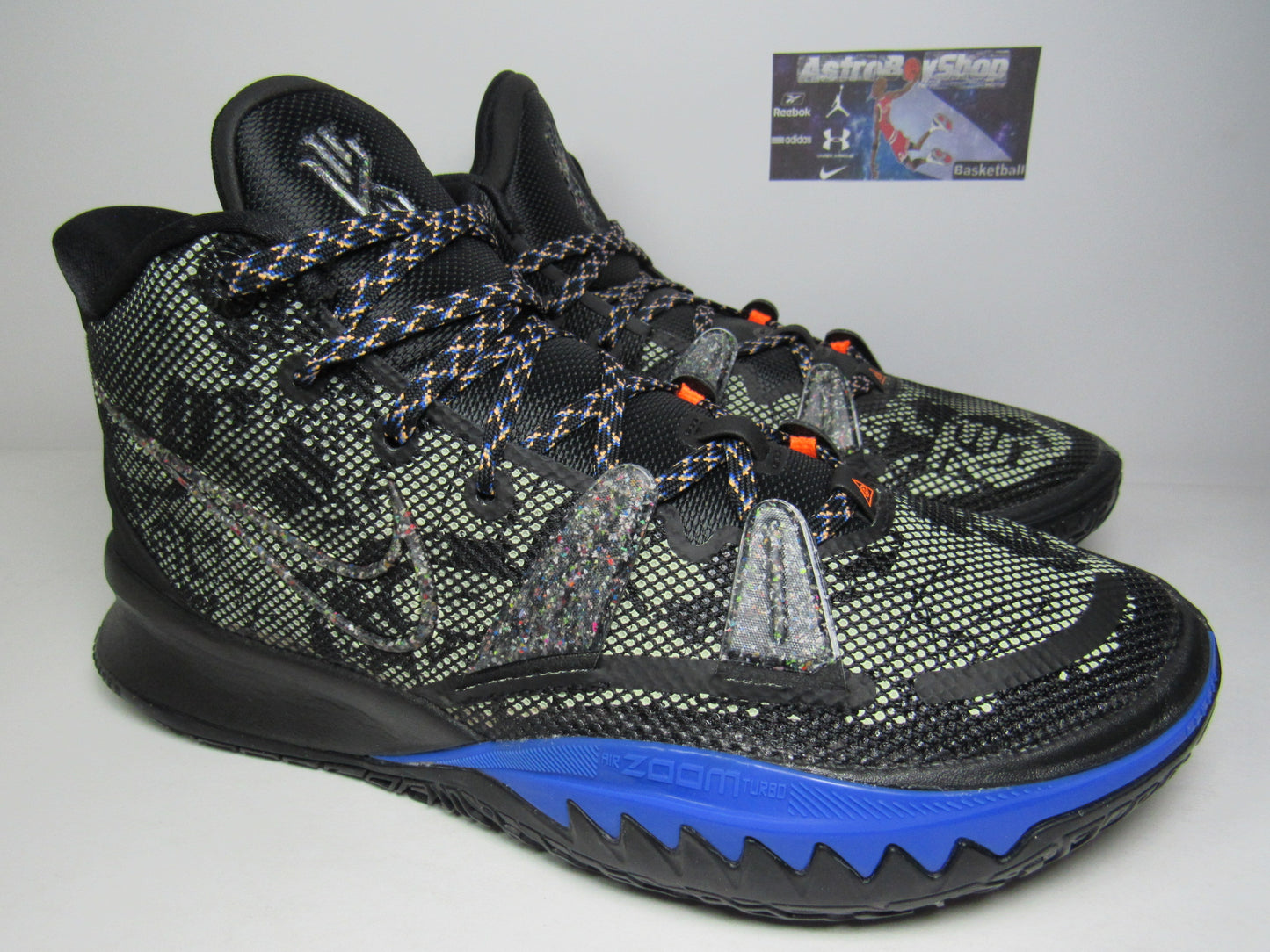 KYRIE IRVING 7 "GRIND" EN CAJA