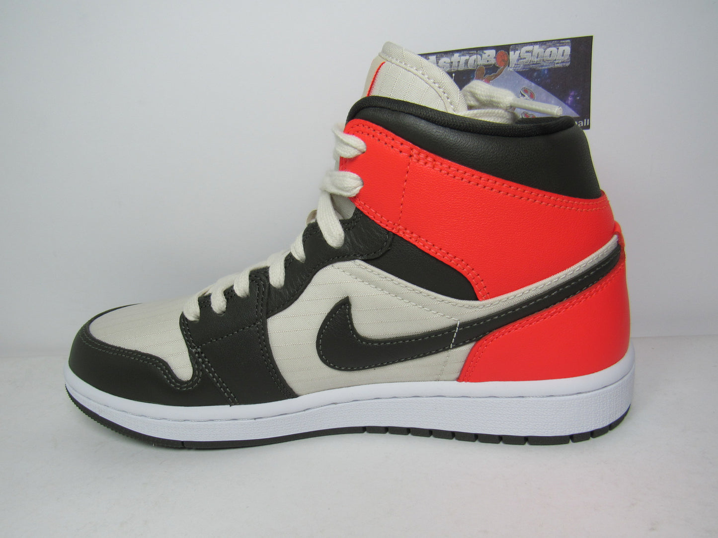 JORDAN 1 MID (W) OREWOOD BROWN EN CAJA