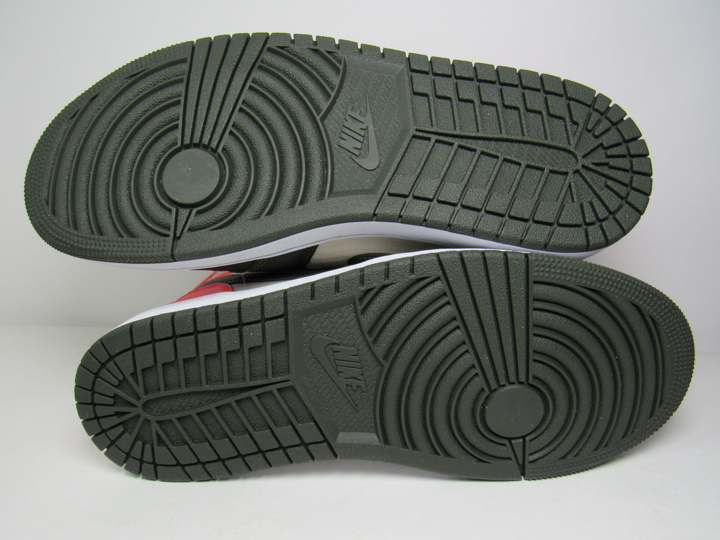 JORDAN 1 MID (W) OREWOOD BROWN EN CAJA