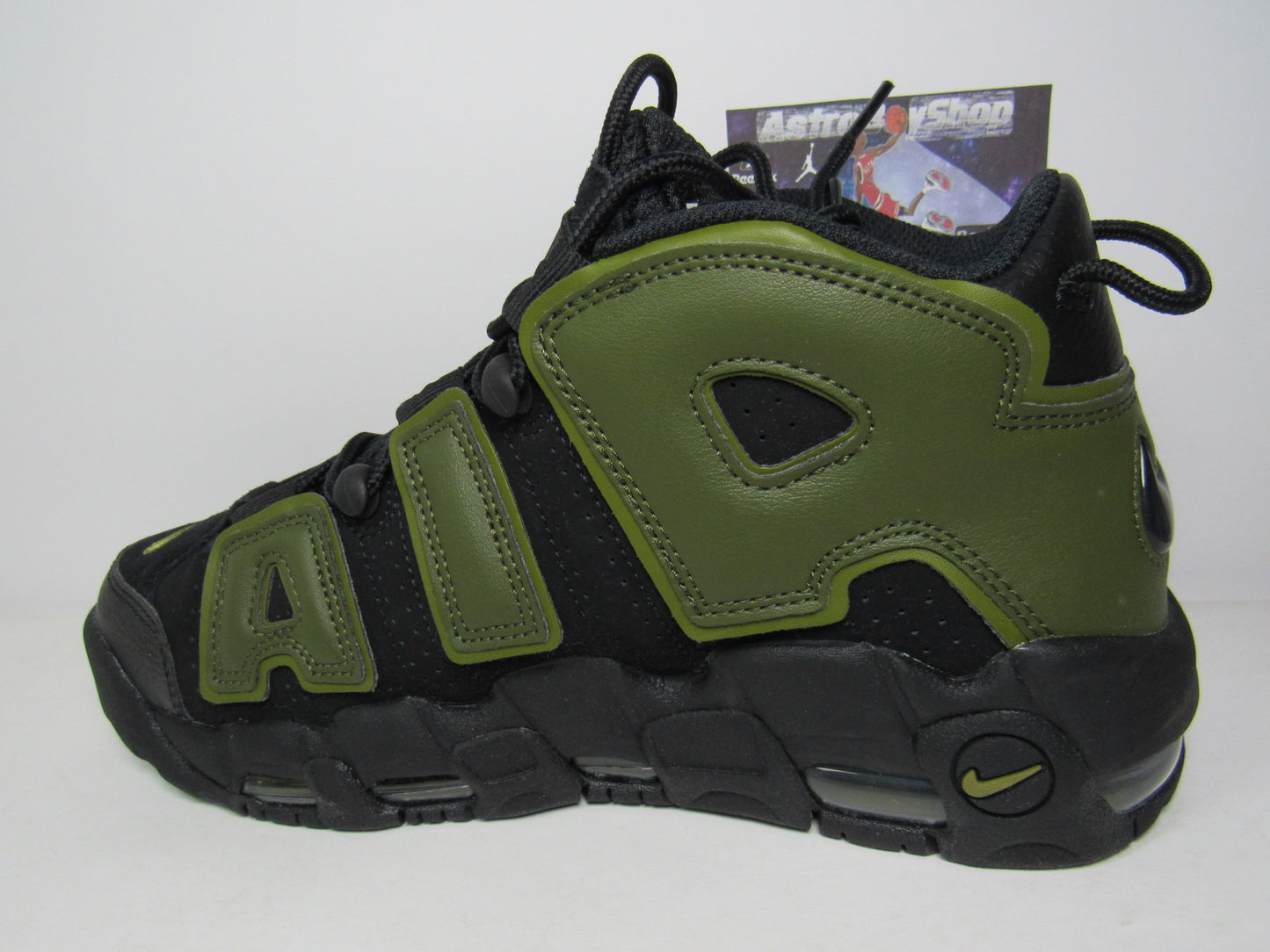 PIPPEN AIR MORE UPTEMPO ROUGH GREEN EN CAJA