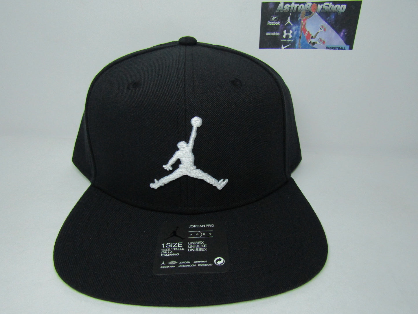 GORRA JORDAN PLANA BLACK & WHITE 2019 BORDADO GRUESO (UNITALLA)
