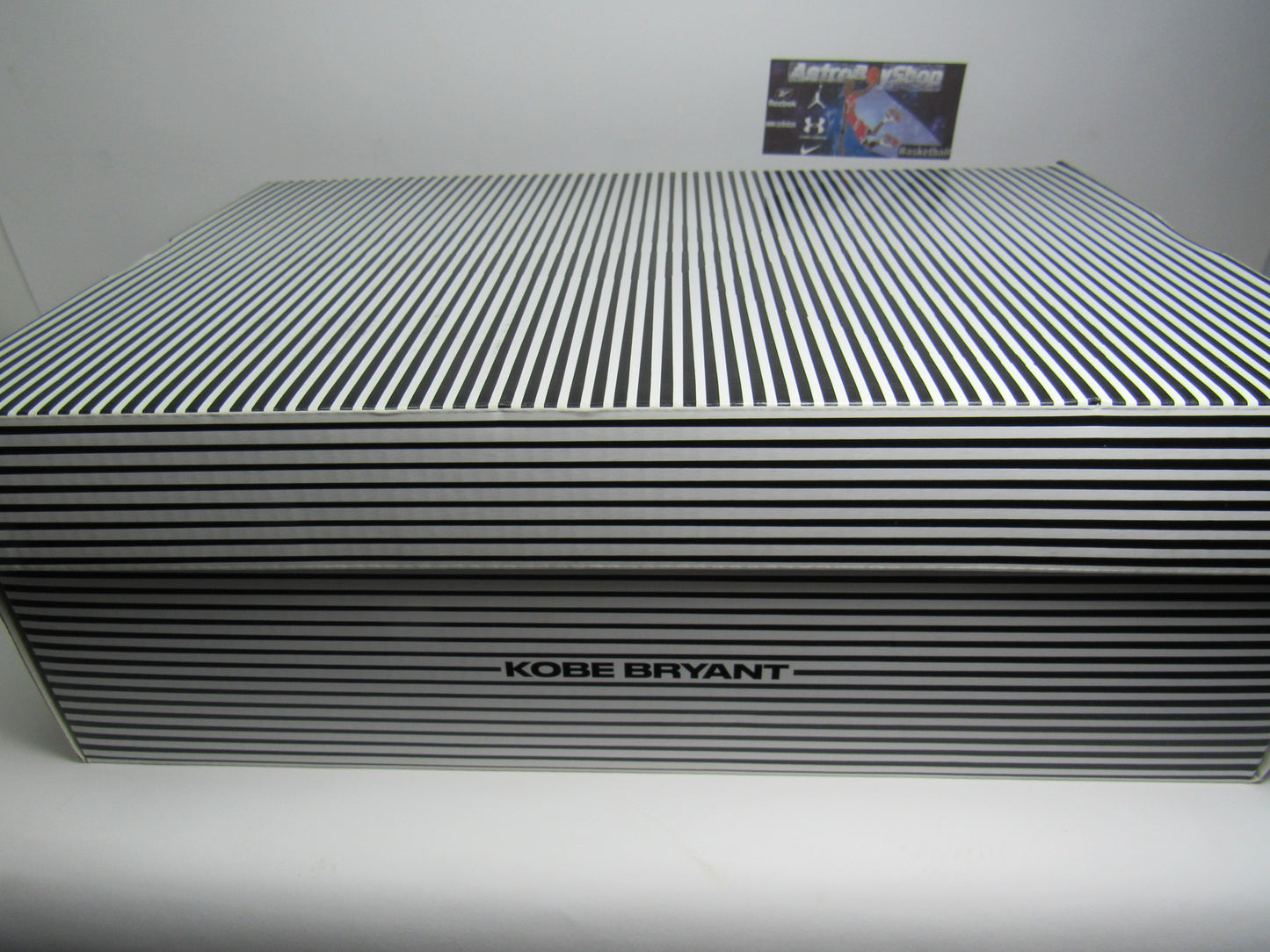 KOBE XI ALT TUMBLED GREY EN CAJA