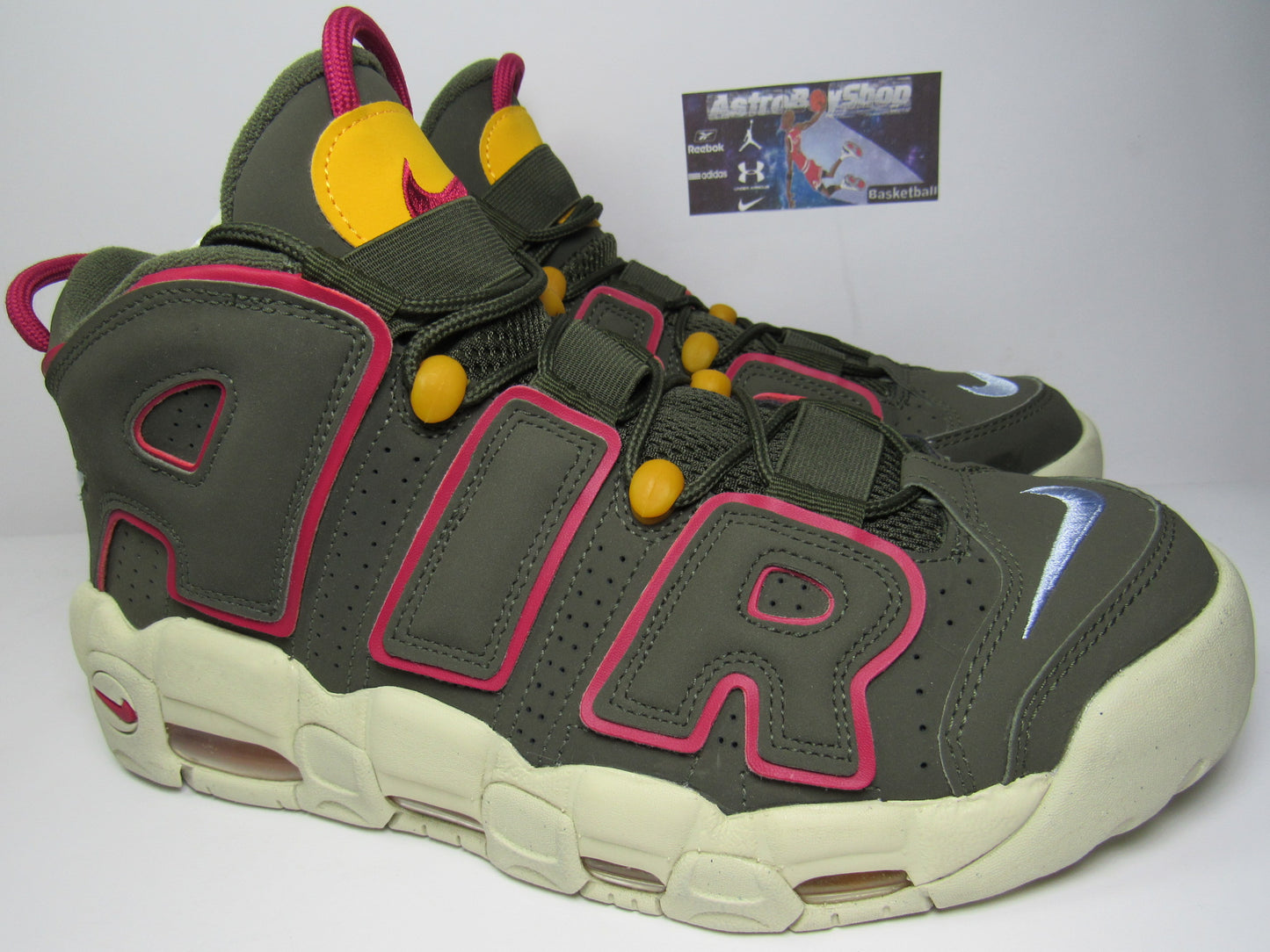 PIPPEN AIR MORE UPTEMPO "CARGO KHAKI" EN CAJA