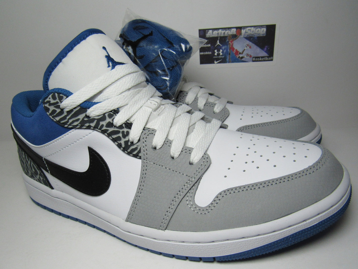 JORDAN 1 LOW SE TRUE BLUE EDITION EN CAJA