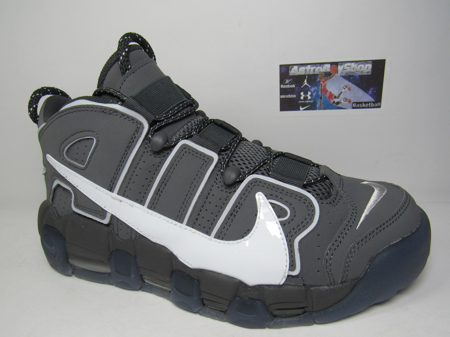 PIPPEN AIR MORE UPTEMPO "COPY PASTE" GREY EN CAJA