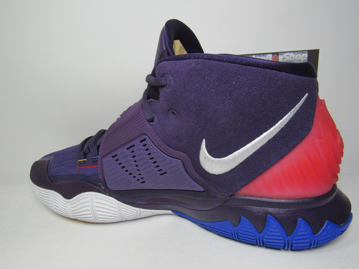 KYRIE IRVING 6 GRAND PURPLE EDITION EN CAJA