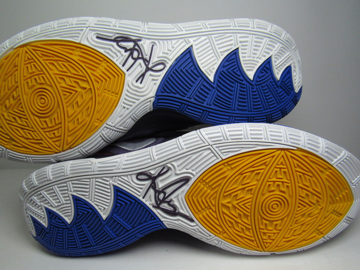 KYRIE IRVING 6 GRAND PURPLE EDITION EN CAJA