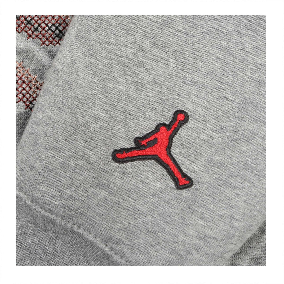 SUDADERA JORDAN ESSENTIALS HOLIDAY GREY BORDADA