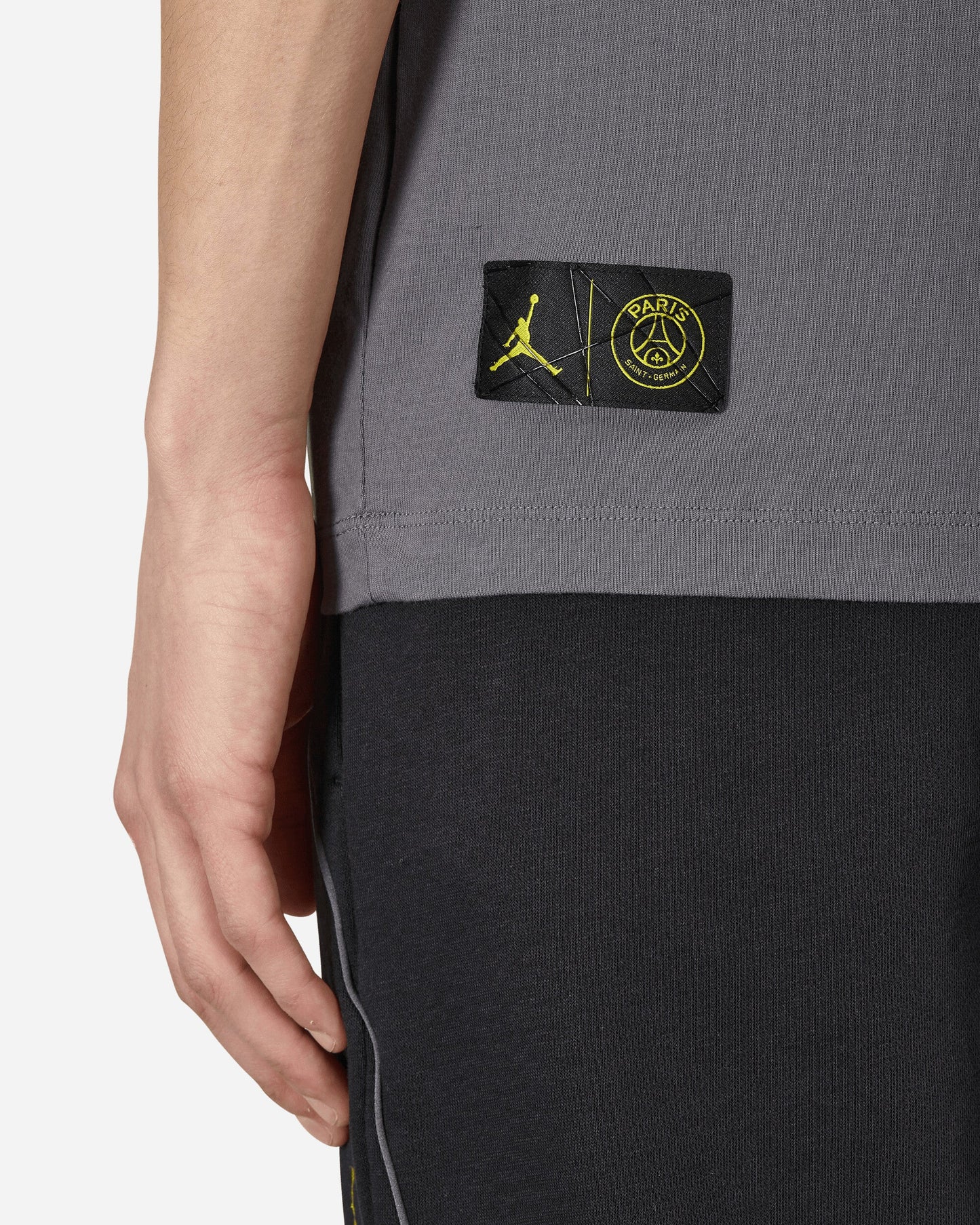 PLAYERA JORDAN X PSG GREY YELLOW 2023