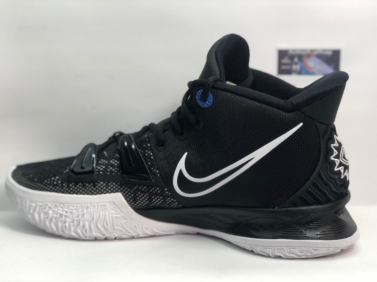 KYRIE IRVING 7 BROOKLIN EDITION EN CAJA