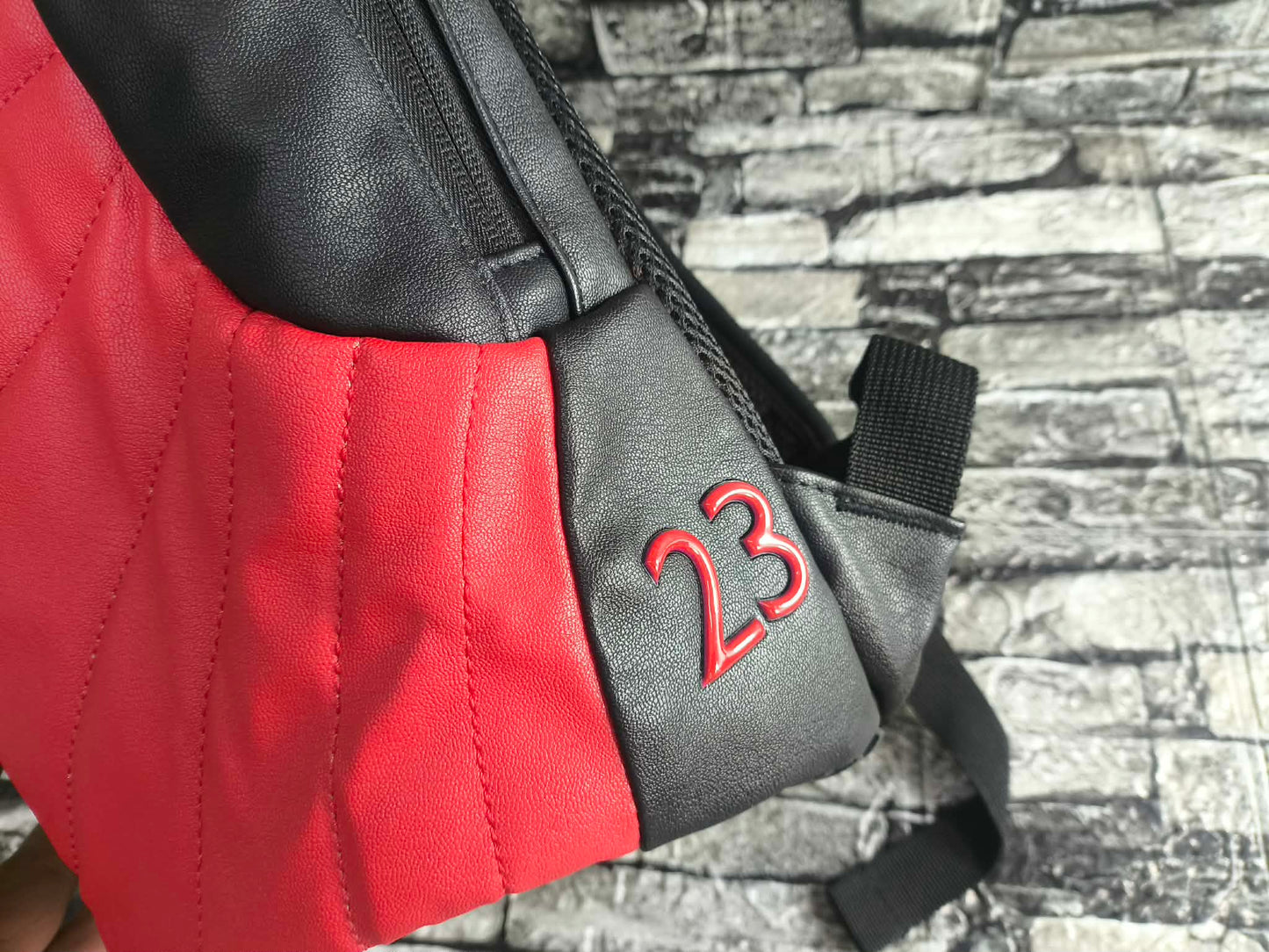 MOCHILA JORDAN 12 BRED FLUE GAME EDITION ESP LAPTOP 15"