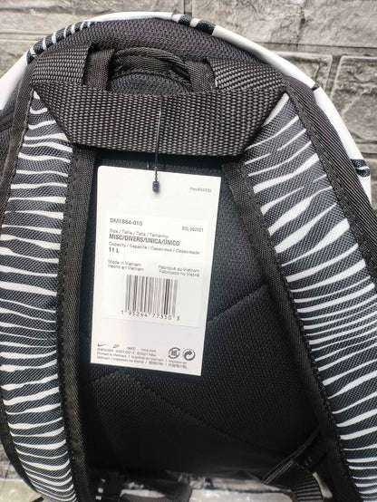 MINI BAG NIKE BRASILIA ZEBRA DAMA (30 CM ALTO)