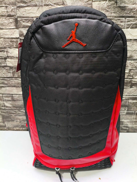 MOCHILA JORDAN 13 BRED EDITION ESP LATOP 15" oferta!!!
