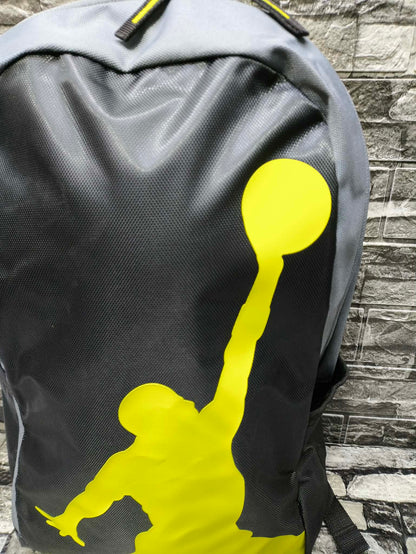 MOCHILA JORDAN SPLIT BAGPACK BLACK YELLOW ESP LAPTOP 14"
