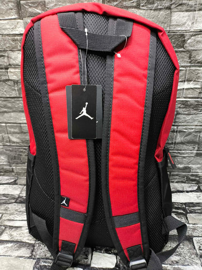 MOCHILA JORDAN SPLIT BAGPACK BRED (40 CM ALTO X 27 CM ANCHO , ESP LAP 14")