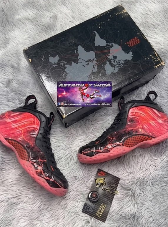 FOAMPOSITE X STRANGER THINGS EDICION ESPECIAL FOSFORECENTES (27.5 MEX)