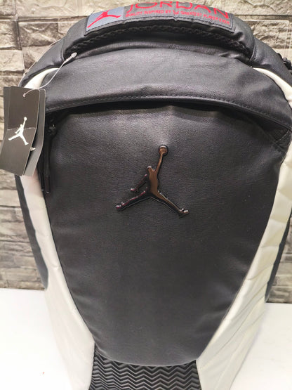 MOCHILA JORDAN 12 PLAYOFFS EDITION ESP LAP 15" oferta!!