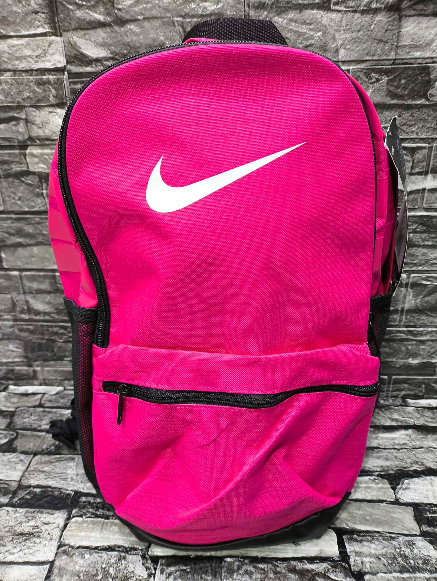 MOCHILA NIKE BRASILIA BAGPACK FUCHSIA (42 ALTO X 28CM ANCHO ESP LAP 15")