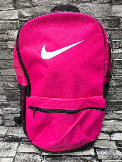 MOCHILA NIKE BRASILIA BAGPACK FUCHSIA (42 ALTO X 28CM ANCHO ESP LAP 15")